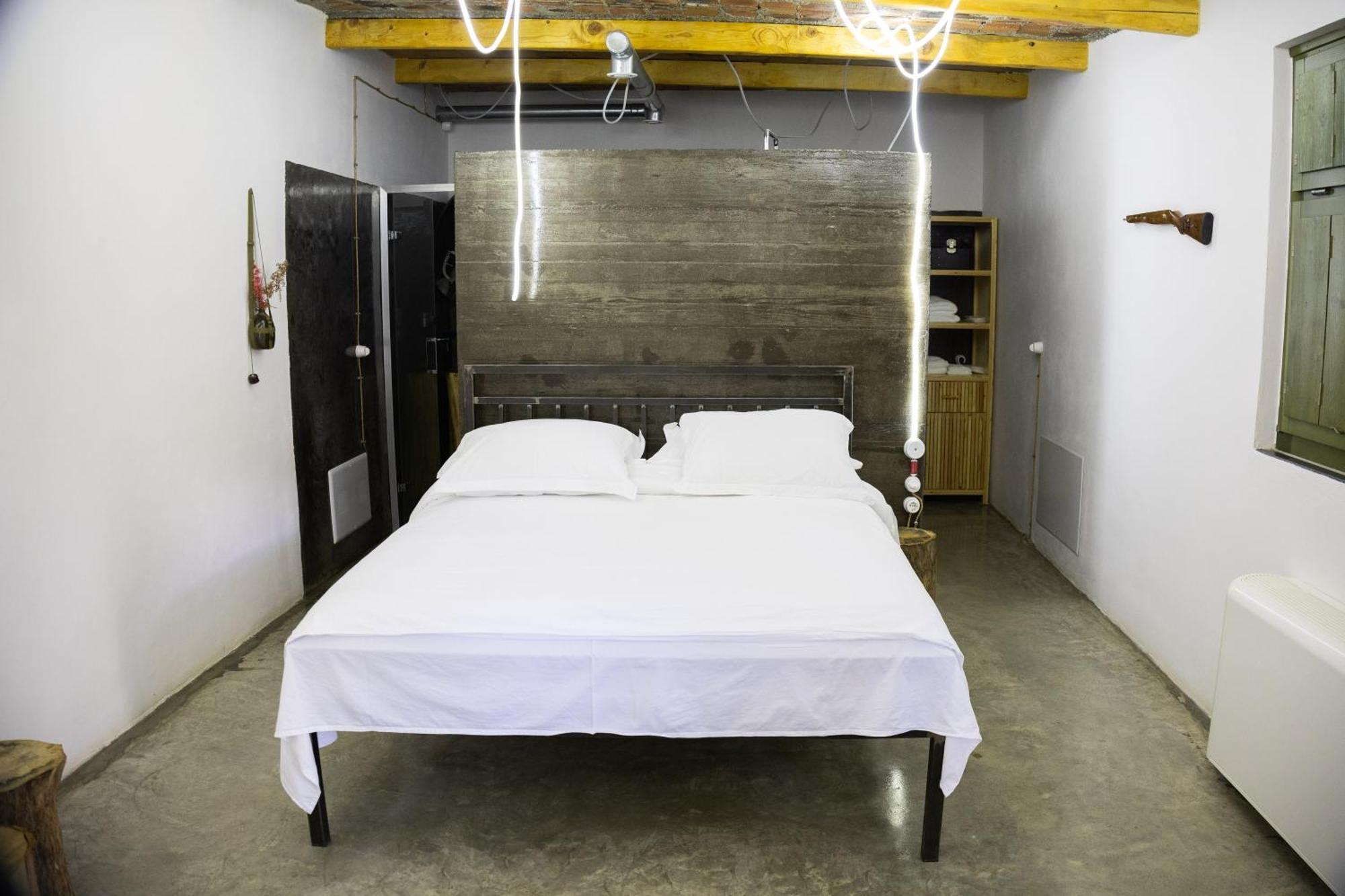 Hotel Kazerma E Cerenit à Surrel Extérieur photo