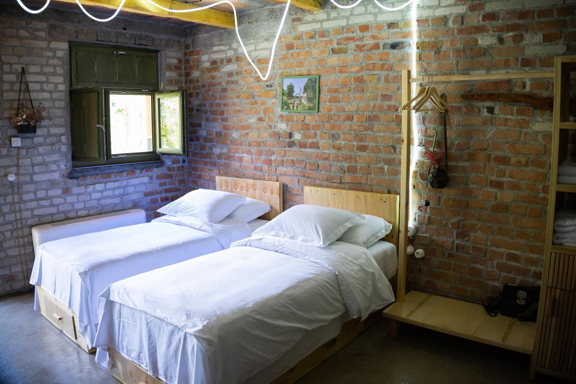 Hotel Kazerma E Cerenit à Surrel Extérieur photo